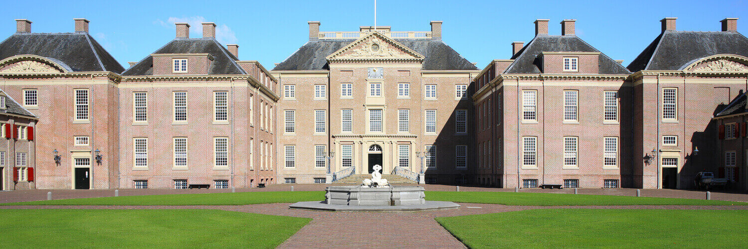 ehemaliges-koenigliches-schloss-het-loo-in-apeldoorn