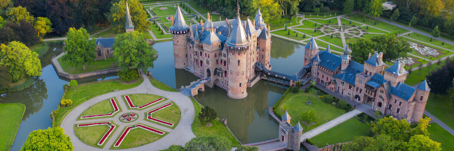 utrecht-luftbildaufnahme-de-haar-castle-in-utrecht