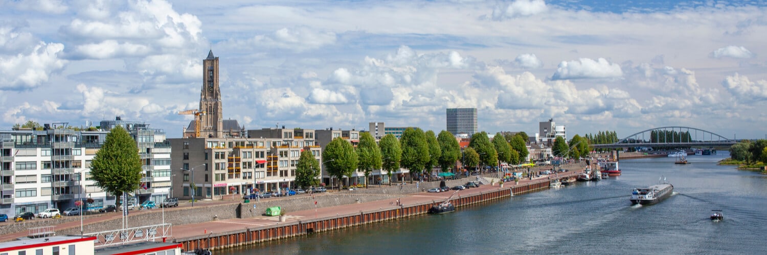 Arnheims Skyline am Rhein