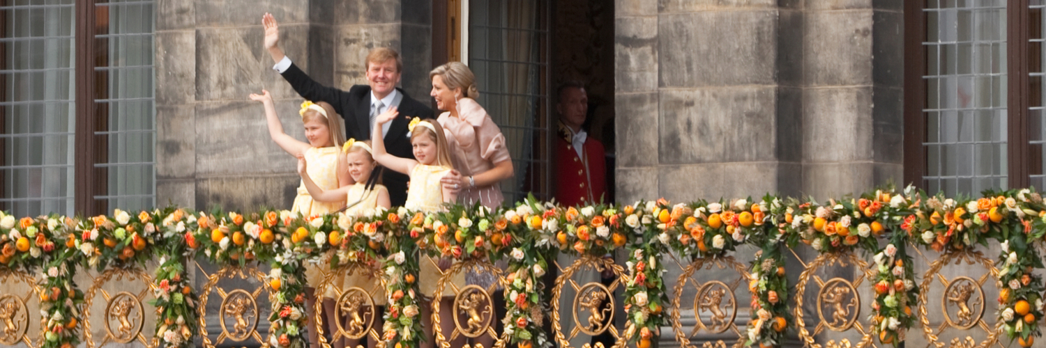 Die Konigsfamilie von Holland winkt