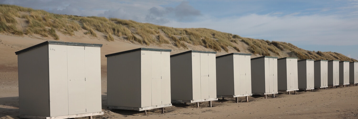 Kleine Strandhäuser in Renesse