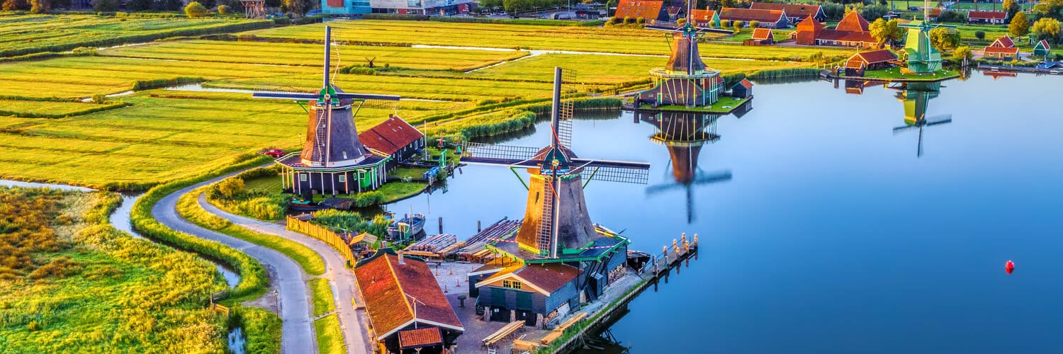 Zaandam Windmühlen Park bei Sonenenaufgang